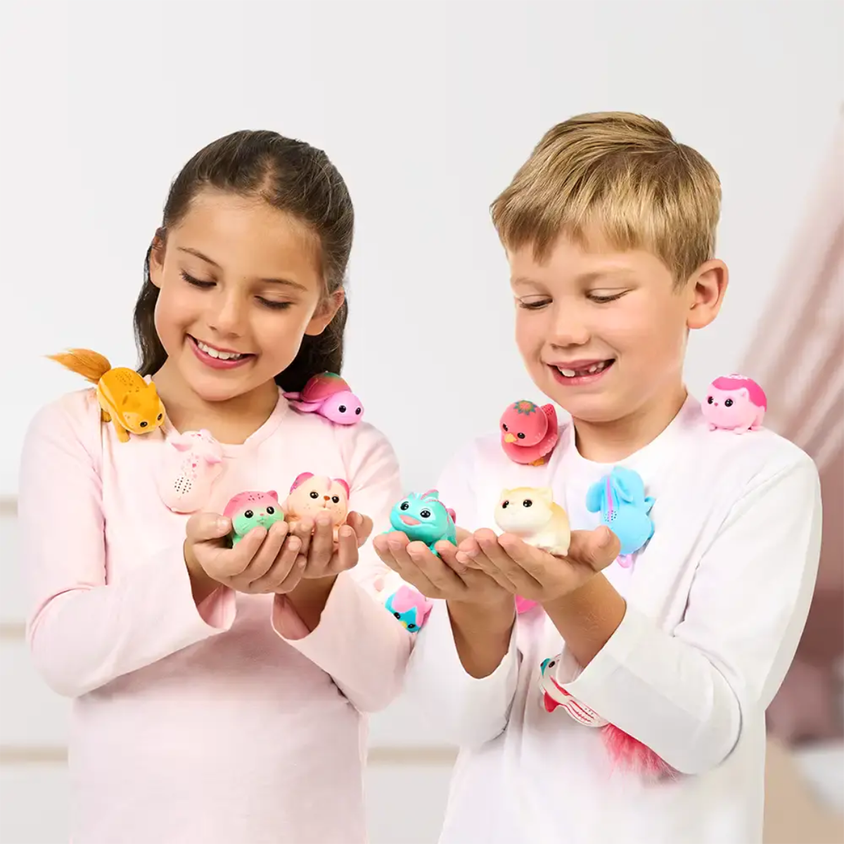 Little Live Pets NeeDees - Mascota Interactiva Portátil