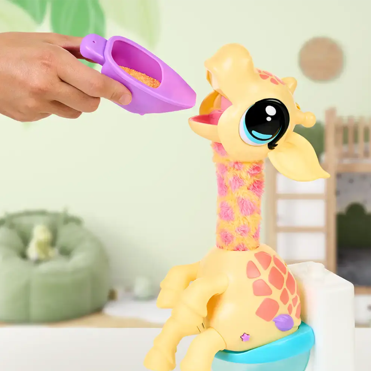 Little Live Pets Gotta Go Giraffe - Gilbert la Jirafa Interactiva