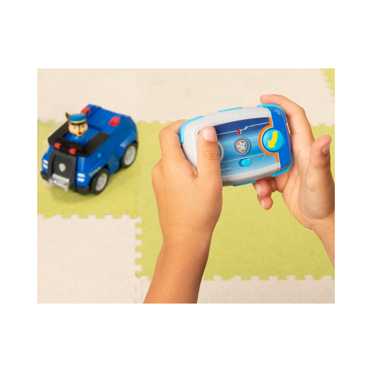 Paw Patrol Vehículo Con Radio Control Con Figura