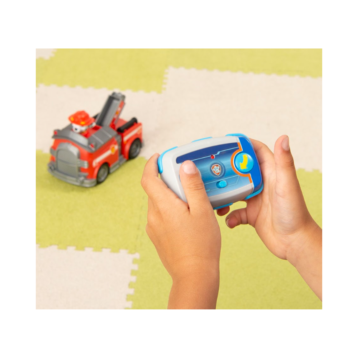 Paw Patrol Vehículo Con Radio Control Con Figura