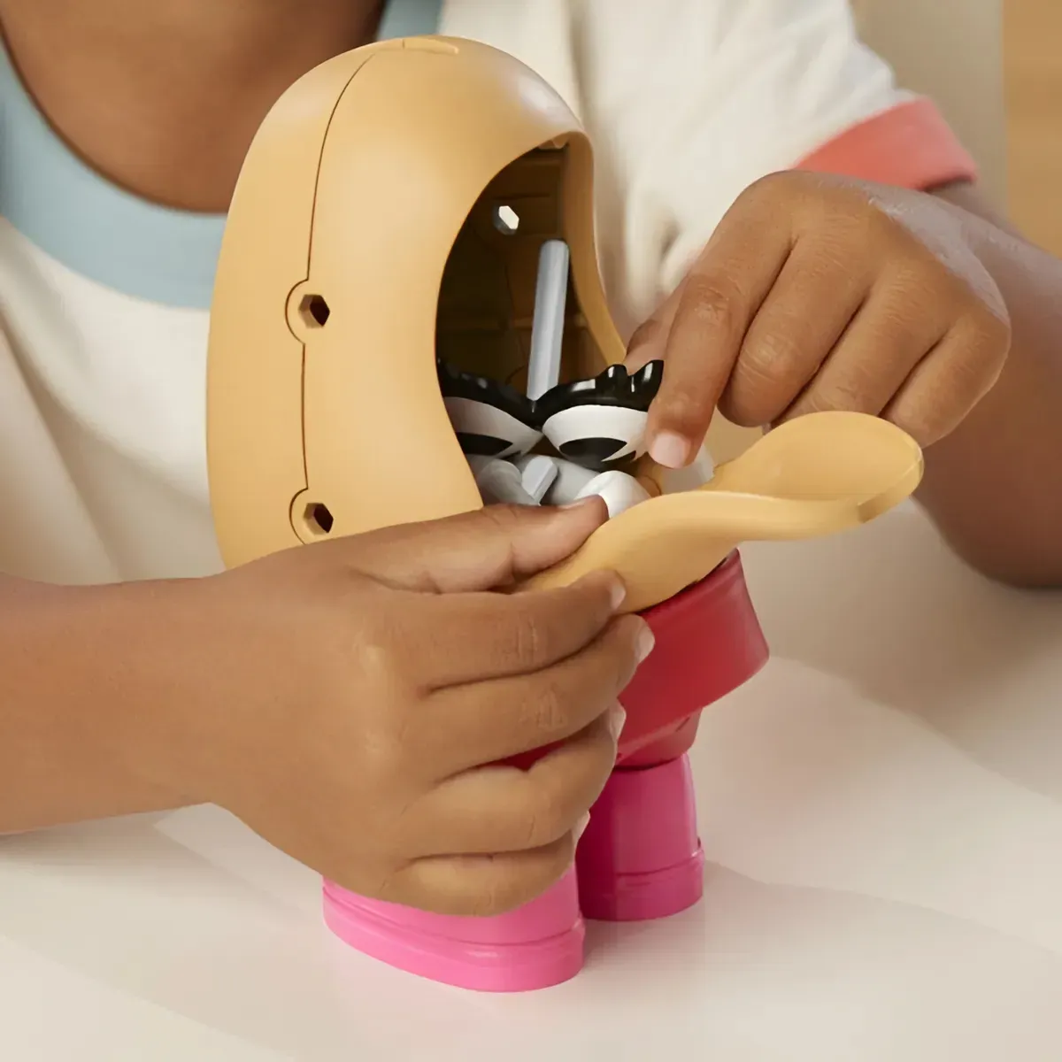 Sra. Cara de Papa Hasbro - 12 Piezas