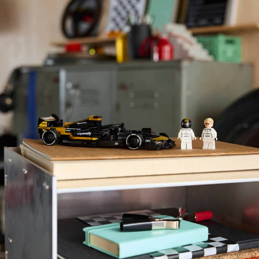 LEGO® Speed Champions Coche de Carreras del Equipo APXGP de F1®: La Película